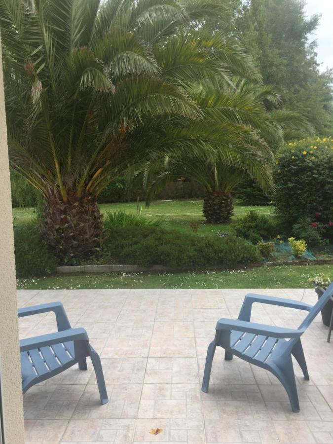 Bed and Breakfast Cote Jardin Des Charmilles Quettehou Экстерьер фото